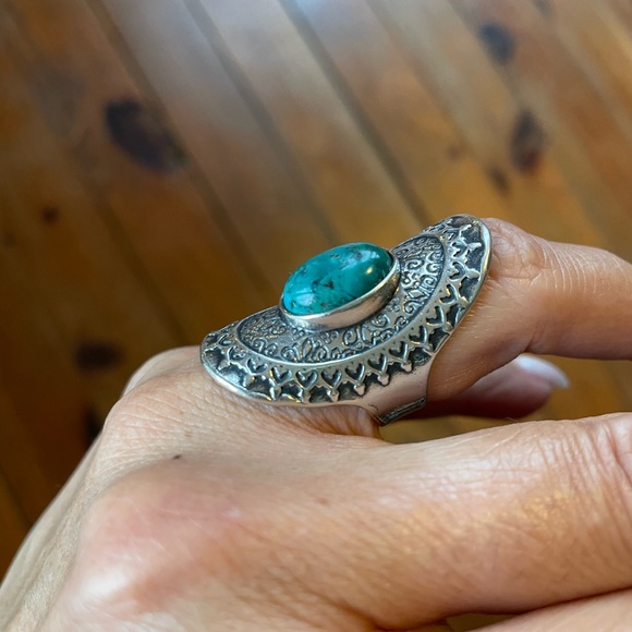 925 Sterling Silver and Turquoise Oval Ring - Picture 10 of 10